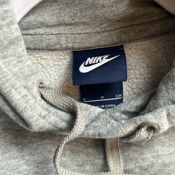 Nike women’s gray hoodie size small petite - Picture 5 of 7